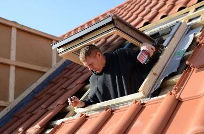 Pose de fenêtres de toit Velux à Raival
